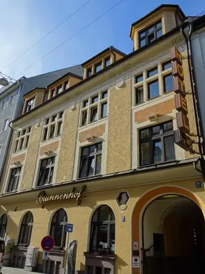 Das Gebäude in dem sich das Hotel befindet