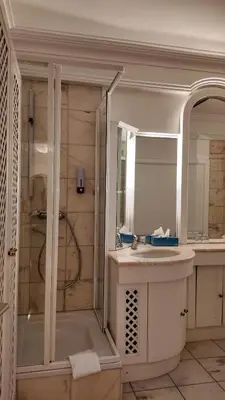 Ein Badezimmer in der Unterkunft Hotel Aurbacher Hof GmbH