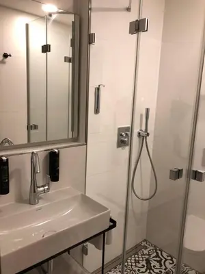 Ein Badezimmer in der Unterkunft Belle Blue Zentrum
