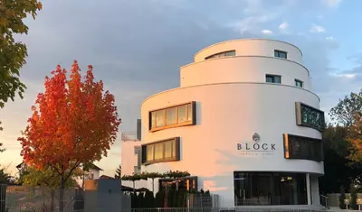 Das Gebäude in dem sich das Hotel befindet