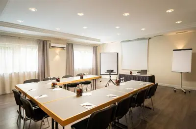 Der Geschäftsbereich oder Konferenzraum in der Unterkunft QU Hotel, Trademark Collection by Wyndham