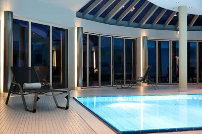 Der Swimmingpool an oder in der Nähe von Alpenhof Murnau