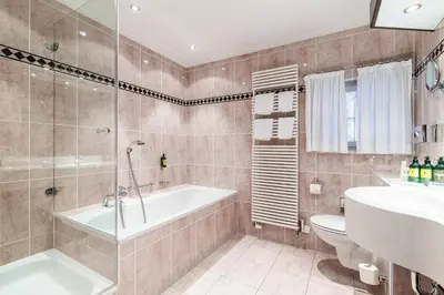 Ein Badezimmer in der Unterkunft Alpenhof Murnau