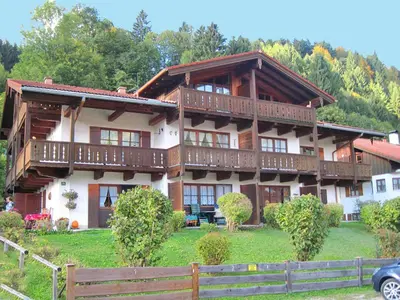 Das Gebäude in dem sich die Ferienwohnung befindet