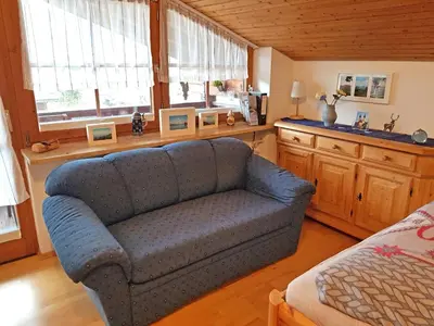 Ein Sitzbereich in der Unterkunft Ferienwohnung Bergblickl