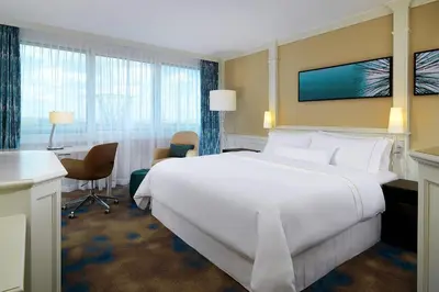 Ein Bett oder Betten in einem Zimmer der Unterkunft The Westin Grand Munich
