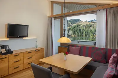 Ein allgemeiner Bergblick oder ein Berglick von des Hotels aus