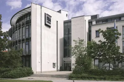 Das Gebäude in dem sich das Aparthotel befindet
