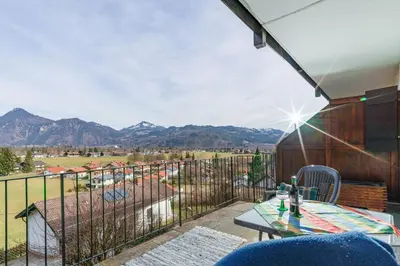 Ein allgemeiner Bergblick oder ein Berglick von der Ferienwohnung aus