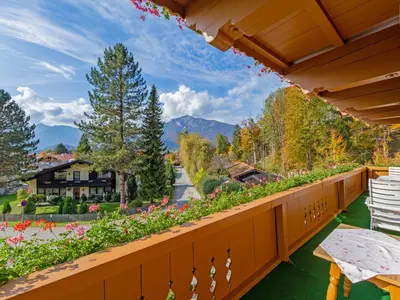 Ein allgemeiner Bergblick oder ein Berglick von des Hotels aus