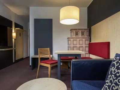 Ein Sitzbereich in der Unterkunft Mercure Hotel Garmisch Partenkirchen