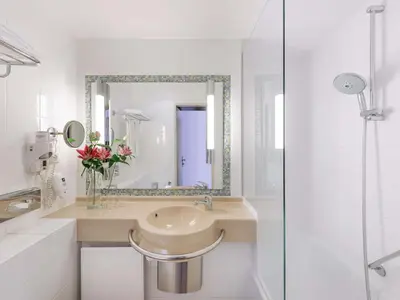 Ein Badezimmer in der Unterkunft Mercure Hotel Garmisch Partenkirchen