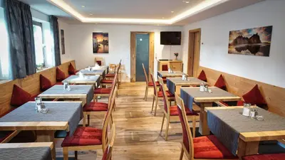 Ein Sitzbereich in der Unterkunft Hotel Landhaus Feldmeier ***S
