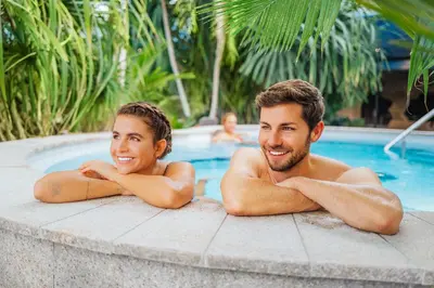 Der Swimmingpool an oder in der Nähe von Hotel Nummerhof