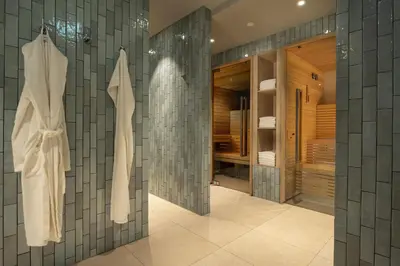 Ein Badezimmer in der Unterkunft Maritim Hotel München
