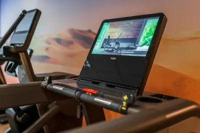 Das Fitnesscenter und/oder die Fitnesseinrichtungen in der Unterkunft DER HEIDEHOF Conference & SPA Resort