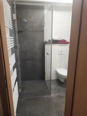 Ein Badezimmer in der Unterkunft Wirtshaus Zur Bina
