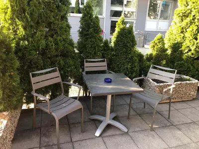 Ein Garten an der Unterkunft ibis budget Augsburg Gersthofen