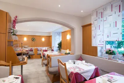 Ein Sitzbereich in der Unterkunft Kurhotel Dornröschen