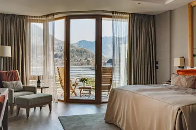Ein allgemeiner Bergblick oder ein Berglick von des Hotels aus