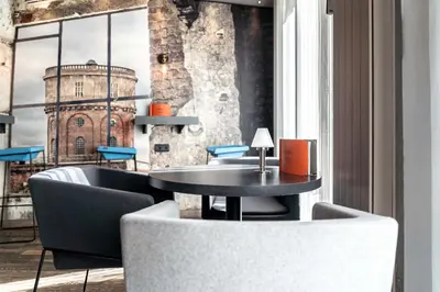 Ein Sitzbereich in der Unterkunft Altstadthotel