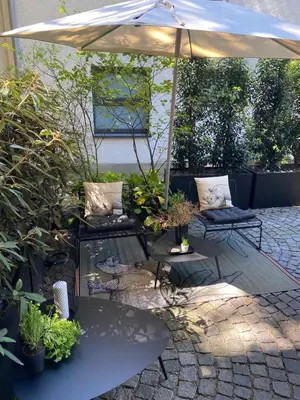 Ein Garten an der Unterkunft Luxury Omaruru-Design-Apartment Deluxe