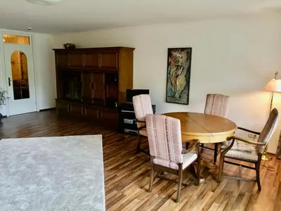 Ein Sitzbereich in der Unterkunft PRIEN Spacious Roof Top Maisonett Apartment at Lake Chiemsee