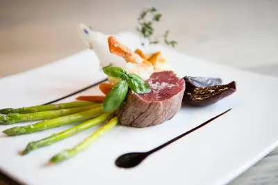 Essen im Hotel oder in der Nähe