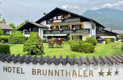 Ein allgemeiner Bergblick oder ein Berglick von des Hotels aus