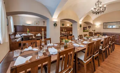 Ein Restaurant oder anderes Speiselokal in der Unterkunft Hotel Wirt z´ Engelsberg