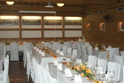 Ein Restaurant oder anderes Speiselokal in der Unterkunft Hotel Alter Wirt