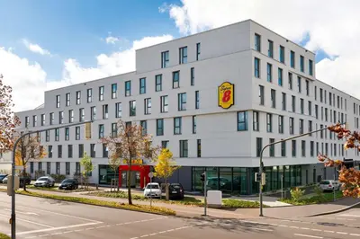 Das Gebäude in dem sich das Hotel befindet