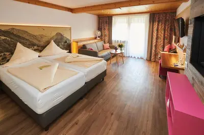 Ein Sitzbereich in der Unterkunft Hotel Am Kamin
