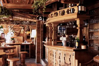 Lounge oder Bar in der Unterkunft Hotel Almwirt