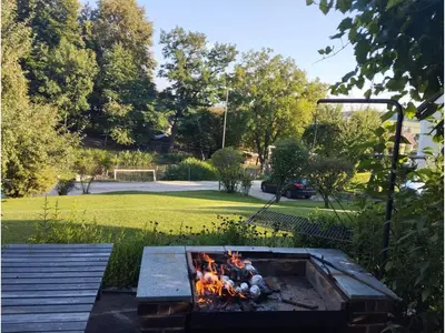 Ein für Gäste verfügbarer Grill in der Ferienwohnung