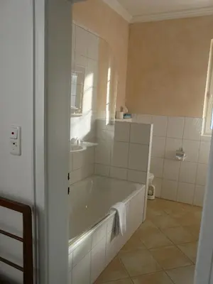 Ein Badezimmer in der Unterkunft Hotel Roter Hahn - Bed & Breakfast