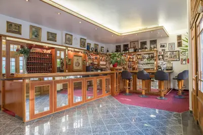 Lounge oder Bar in der Unterkunft Hotel Bayernland