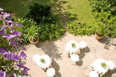 Ein Garten an der Unterkunft Bavaria Biohotel