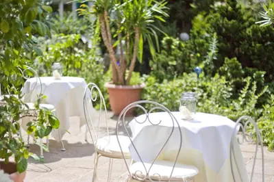 Ein Garten an der Unterkunft Bavaria Biohotel