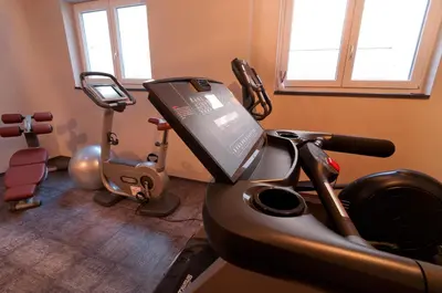 Das Fitnesscenter und/oder die Fitnesseinrichtungen in der Unterkunft Amalienburg - Boutique & Boarding Hotel