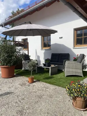 Ein Garten an der Unterkunft Landhof Sedlmair