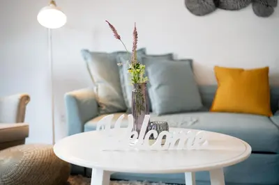 Ein Sitzbereich in der Unterkunft Lexapartments Luxus Apartment-Zentral in Altstadt-65-80qm
