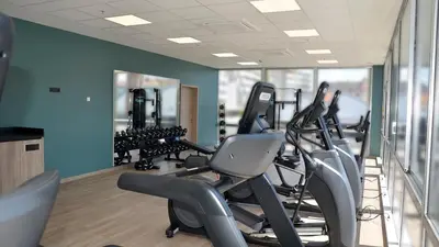Das Fitnesscenter und/oder die Fitnesseinrichtungen in der Unterkunft Holiday Inn Munich City Centre by IHG