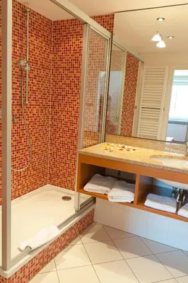 Ein Badezimmer in der Unterkunft Langwieder See