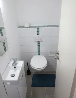 Ein Badezimmer in der Unterkunft Hike 'n Bike Base