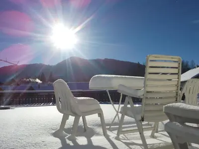 Ein allgemeiner Bergblick oder ein Berglick von der Ferienwohnung aus