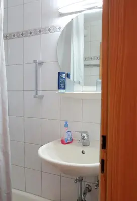 Ein Badezimmer in der Unterkunft Hike 'n Bike Base