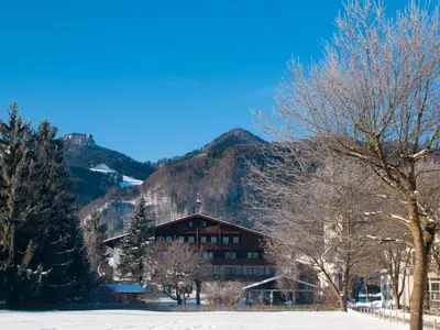 Ein allgemeiner Bergblick oder ein Berglick von des Hotels aus