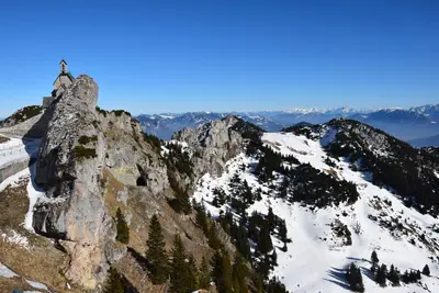 Ein allgemeiner Bergblick oder ein Berglick von der Ferienwohnung aus