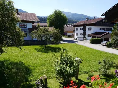 Ein allgemeiner Bergblick oder ein Berglick von der Ferienwohnung aus